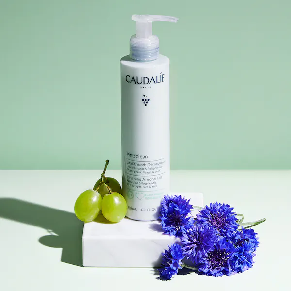 Vinoclean Gentle Cleansing Almond Milk - Image 3