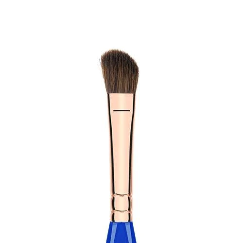 Golden Triangle 766 Angled Eyeshadow Brush - Image 2