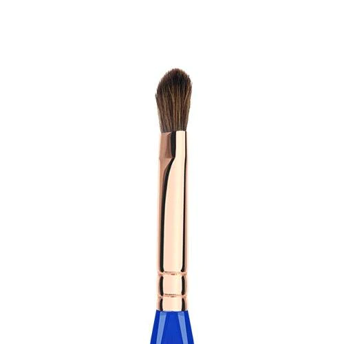 Golden Triangle 766 Angled Eyeshadow Brush - Image 3
