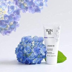 Alternative view of Creme 93