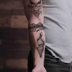 Alternative view of Torn Filler, Large