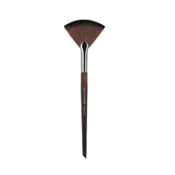 N120 – Powder Fan Brush Medium